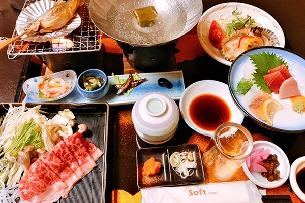 お客様に大好評のボリューム満点な旬のこだわり夕食